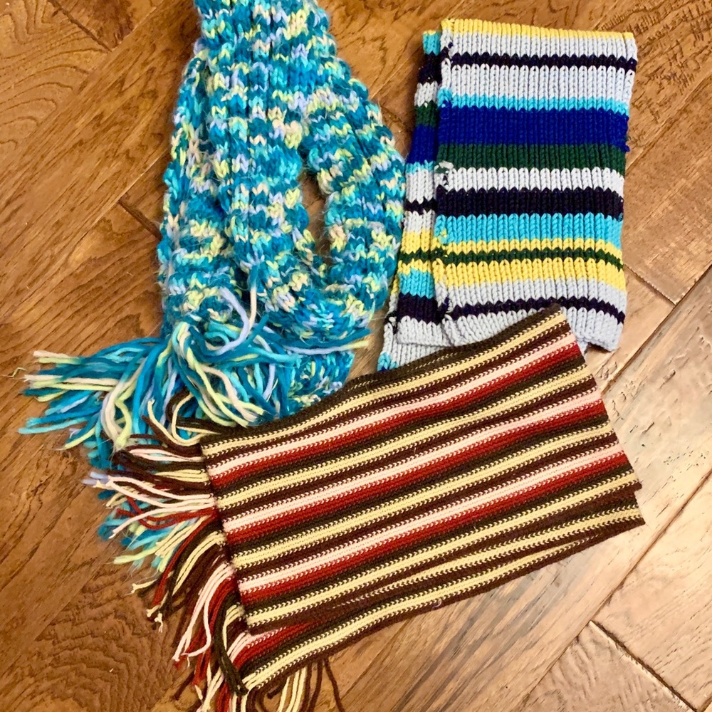 Women’s winter scarf lot